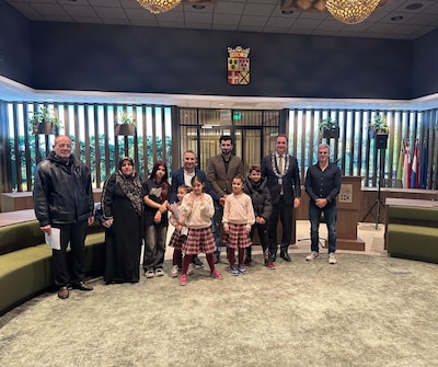 Tien nieuwe Nederlanders verwelkomd tijdens Naturalisatiedag in Leusden