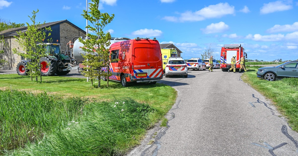 Man rijdt met zitmaaier sloot in Herbaijum in en raakt gewond