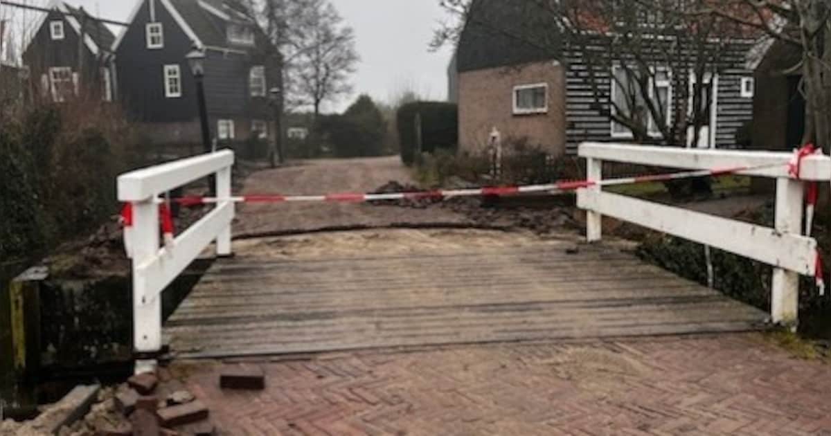 Nieuwe bestrating Marken: herstel van wegen en parkeerplaats na slijtage bijna afgerond