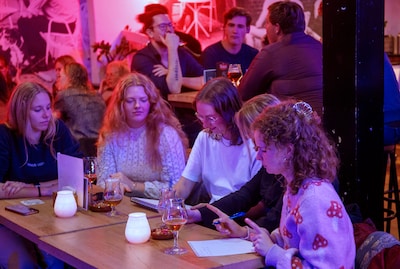 Laten je spelvrienden je in de steek? Deze nieuwe pubquiz in Zwolle lost het voor je op