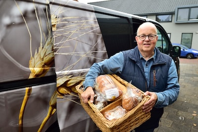 Jan (67) stopt na 49 jaar met brood bezorgen: ‘Als het aan mij ligt, was ik nog tien jaar doorgegaan