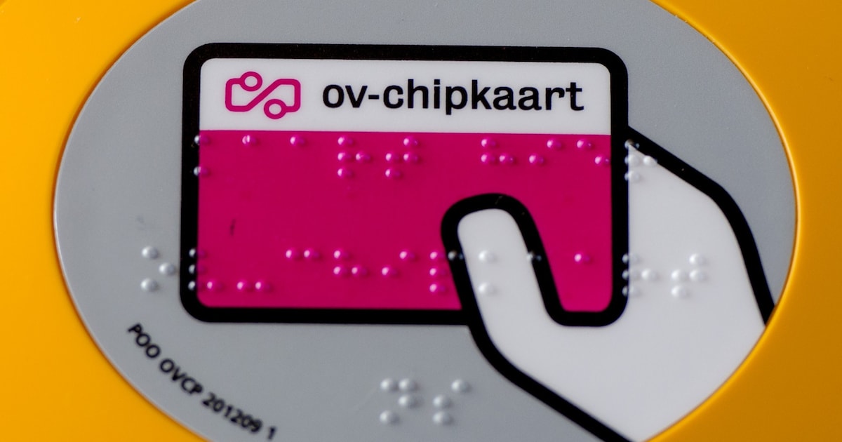 OV-ambassadeurs helpen mensen in Raalte op weg