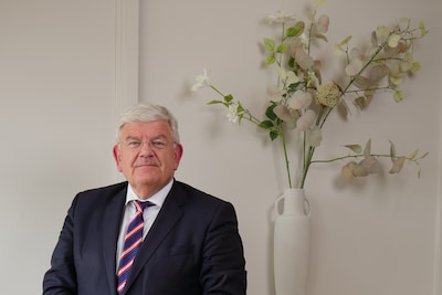 Burgemeester Jan van Zanen hekelt sancties van de VS tegen Strafhofrechters: ‘Zou ons zorgen moeten 