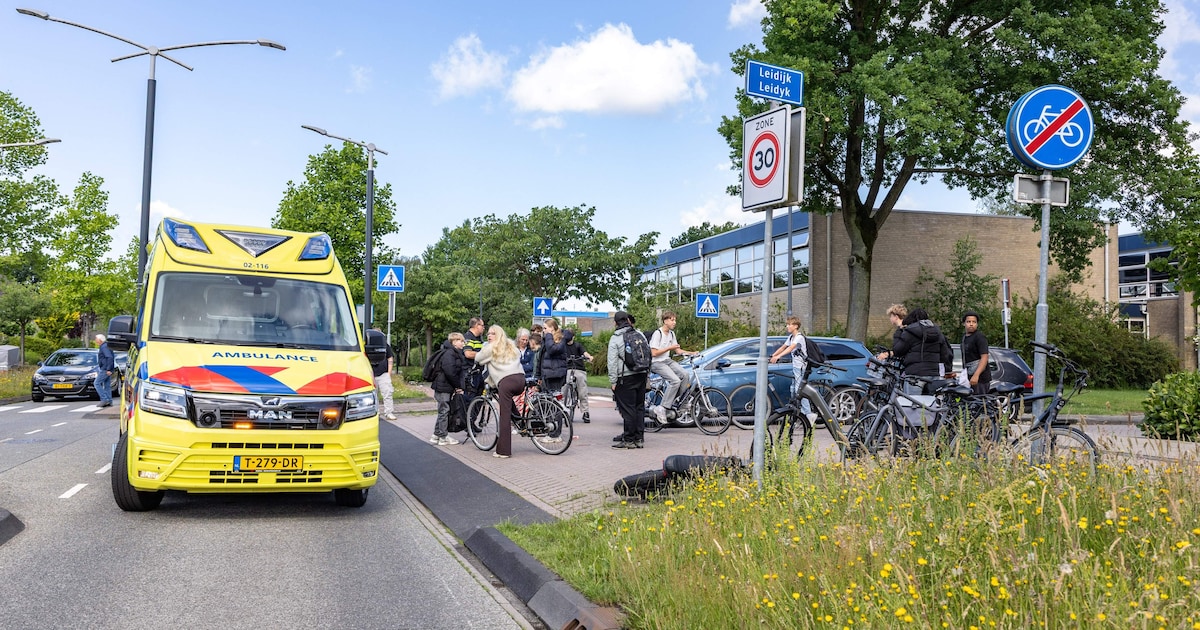 Jongen gewond naar ziekenhuis na aanrijding met auto in Drachten