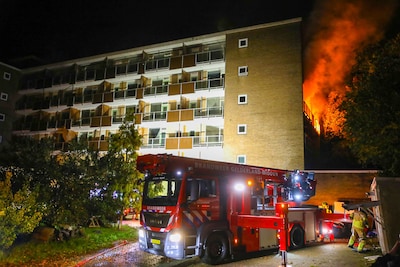 Uitslaande brand bij veelbesproken Paasbergflat in Arnhem