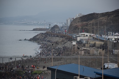 LIVE | 49.000 migranten kwamen Spaanse exclave Ceuta binnen, ook bij Melilla melding van binnengedrongen migranten