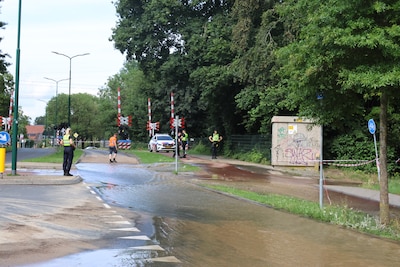 Opnieuw groot waterlek in Veenendaal, Dichterslaan afgesloten voor verkeer