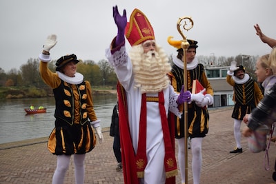 Kijk de video! Dit was de intocht van Sinterklaas aan de Rijnkade in Arnhem