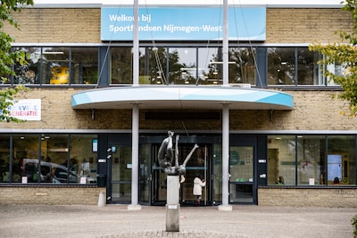 Zwembad West houdt deuren vandaag dicht door te koud water, heropening zondag onzeker