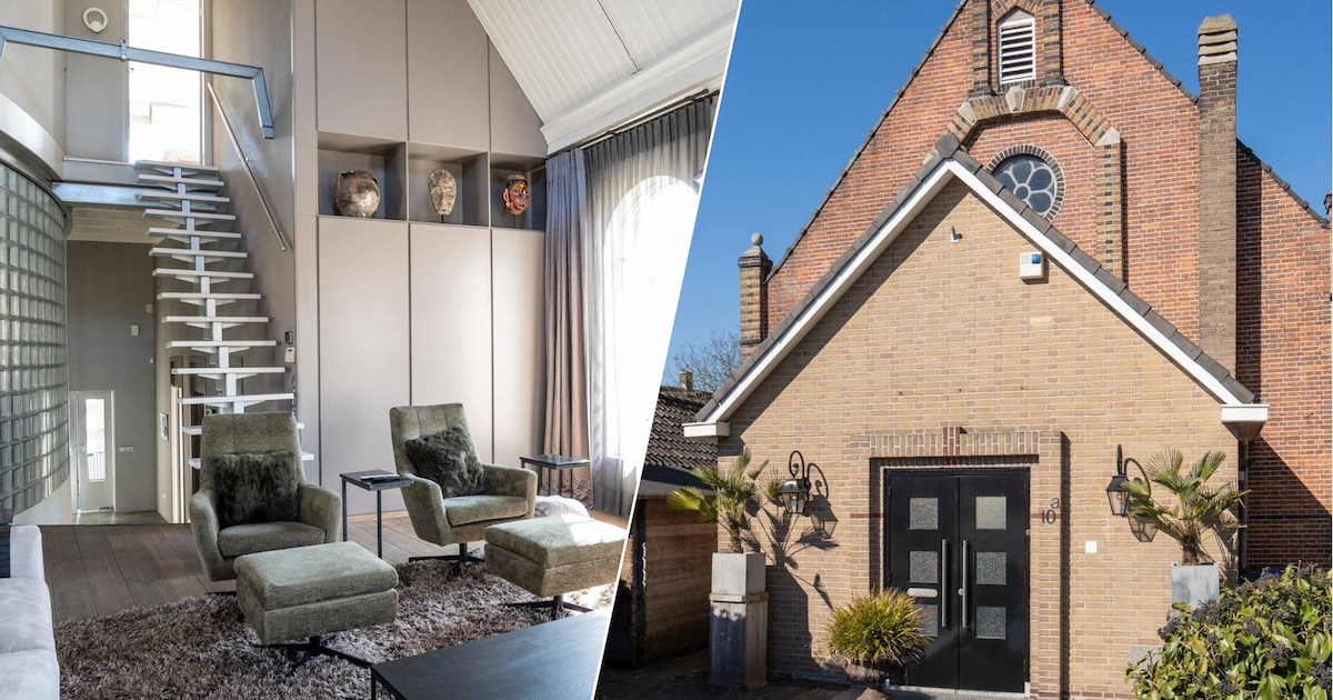 Designtrap, houtkachel en authentieke details: deze voormalige kerk is allesbehalve doorsnee en staa