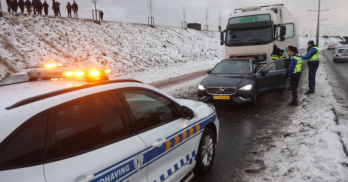Jongeren met slee veroorzaken botsing in Poeldijk