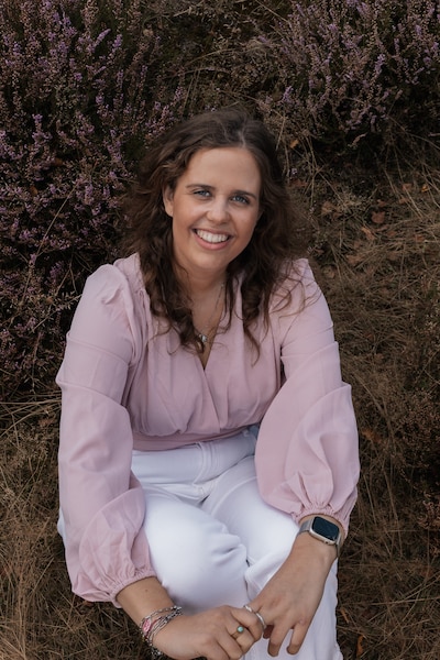 Afscheidsfeest van Esmee (24) begint met lood in de schoenen, dan verandert alles: ‘Het werd een hee