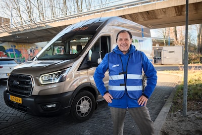 Nieuwe bus ‘De Opstap’ biedt nieuwe kansen, maar passagiers missen nog: ‘Is een baby, die moet groei