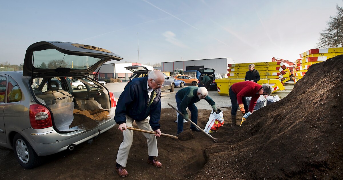 Opsterland deelt gratis compost uit aan inwoners