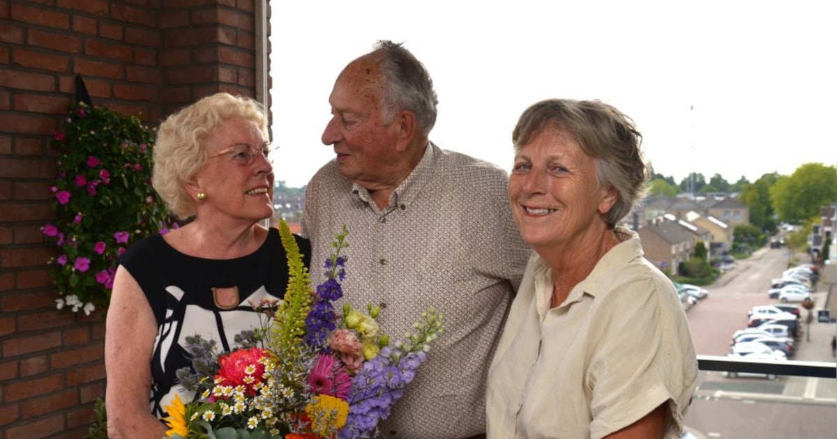 Burgemeester feliciteert 60-jarig bruidspaar Scheffer-Versluis in Lopik