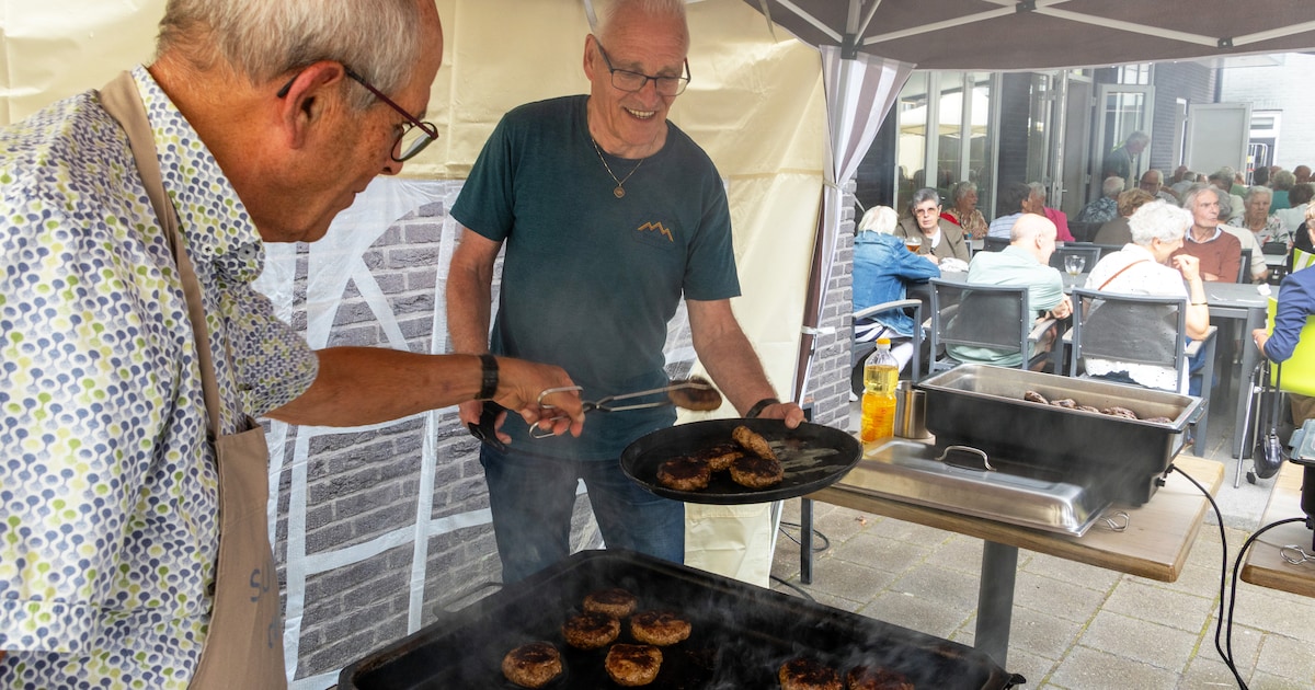 Samen aan Tafel houdt barbecue voor 65-plussers in Maassluis