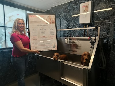 Middagje spa? In Enschede kunnen nu ook honden lekker worden verwend