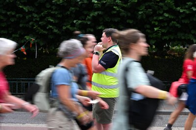 LIVE Vierdaagse 2026 | Drinkende lopers moeten op hun tellen passen • Blaren ‘plagen’ in Plasmolen •