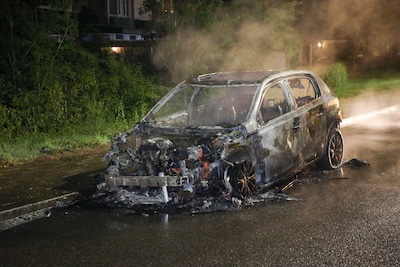 Auto volledig uitgebrand in Ede