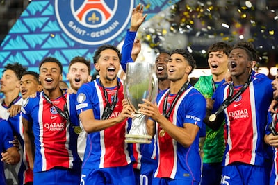 Dertiende prijs voor Luis Enrique met PSG, dat Aston Villa verslaat in strijd om Super Cup