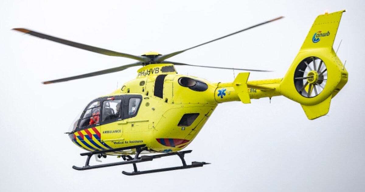 Traumahelikopter ingezet voor voertuig te water op Noordervaart in Stompetoren