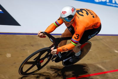 Wat een machtsvertoon! Jeffrey Hoogland verovert voor vijfde keer wereldtitel tijdrijden