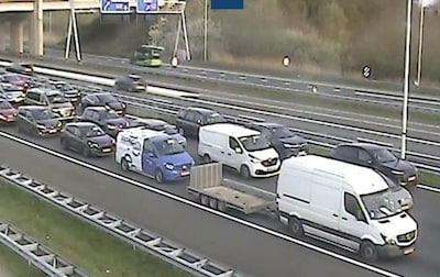 Weg weer vrij op A12 bij Houten na kettingbotsing, file lost snel op