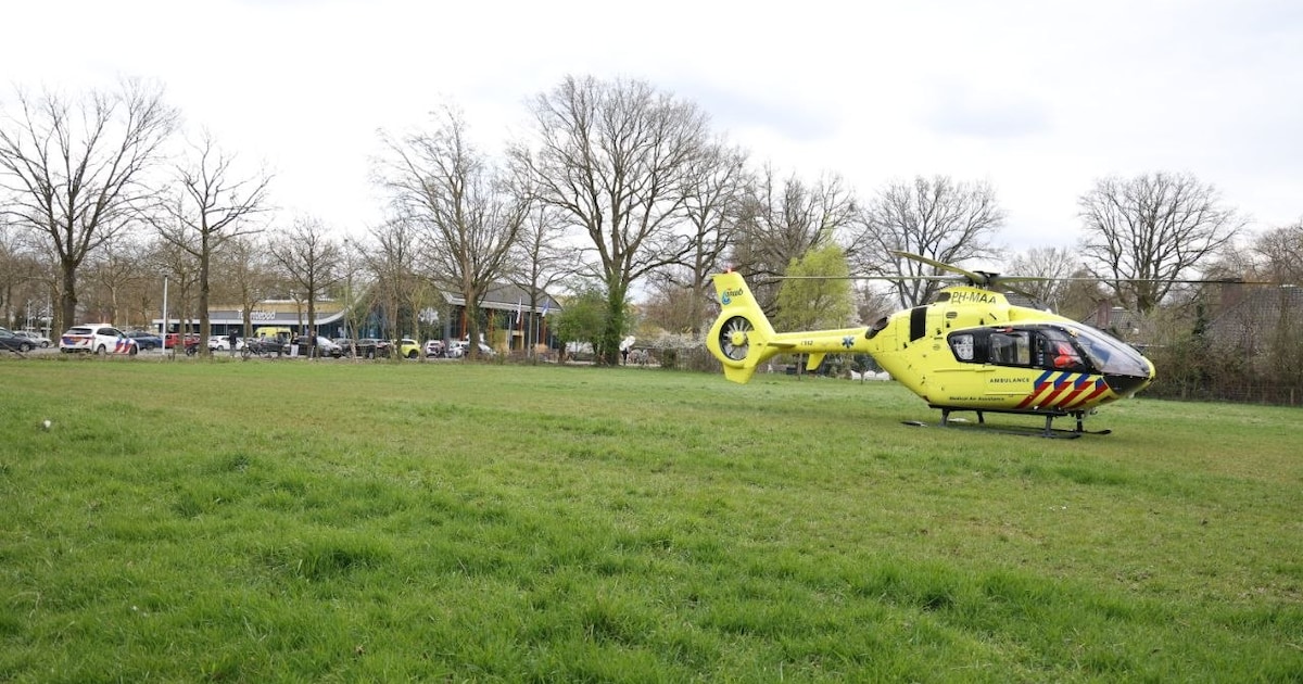 Traumahelikopter ingezet bij medisch incident bij Twentebad in Hengelo