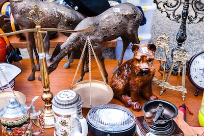 Garagesale in Veldhovense wijk Cobbeek