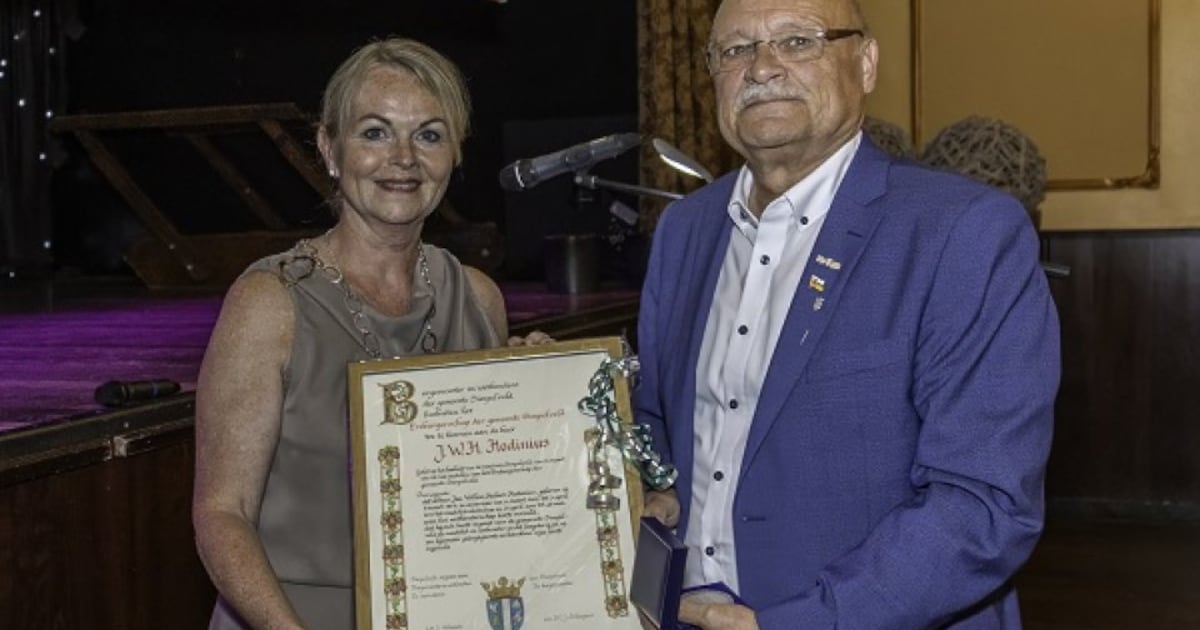 Afzwaaiende wethouder Hub Hodinius benoemd tot ereburger Simpelveld
