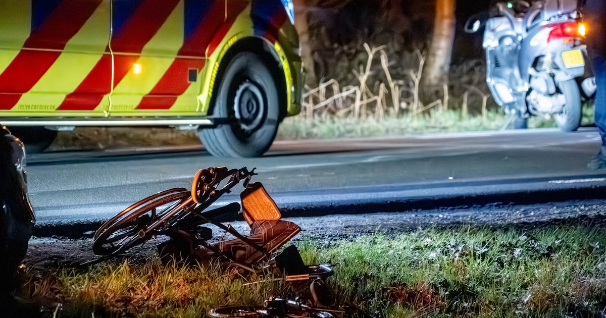 Persoon in rolstoel aangereden door motor in Zeijen