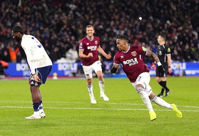 Summerville ziet doelpunt afgekeurd worden, zorgen nemen toe bij West Ham na nederlaag in degradatiekraker