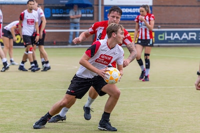 Fabian Staneke (17) geniet van vervroegd debuut bij korfballers Sporting Delta