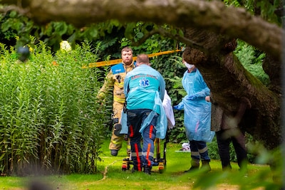 Man gewond bij val door asbestdak van schuurtje in Oss