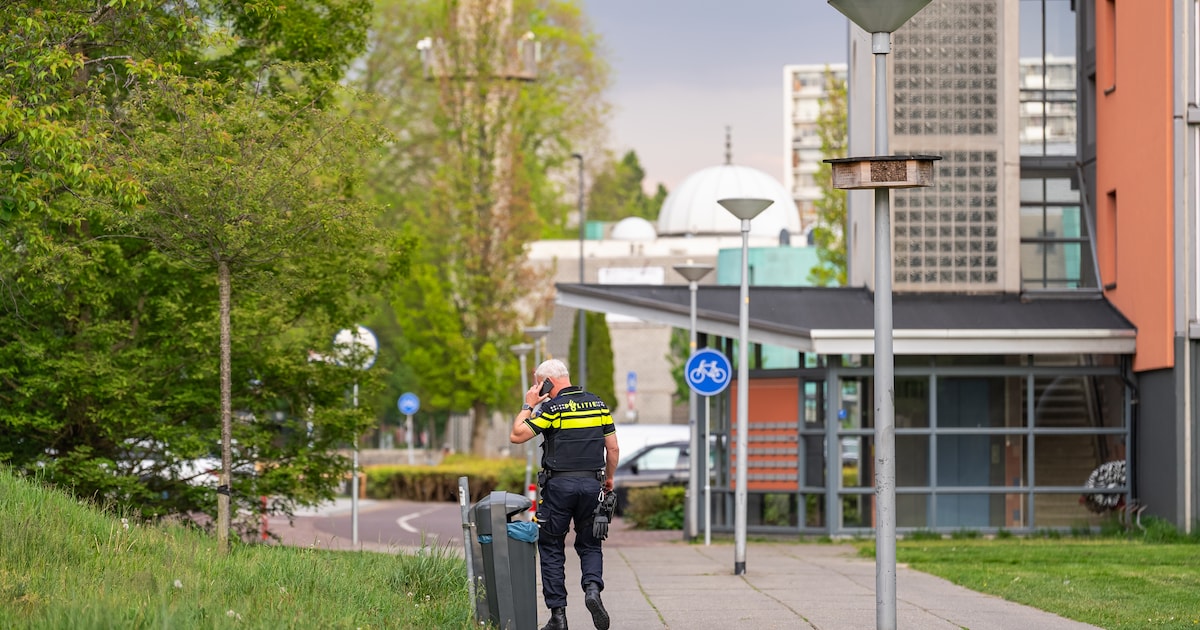 Imam lichtgewond na steekpartij op de Van Beethovenlaan in Maassluis