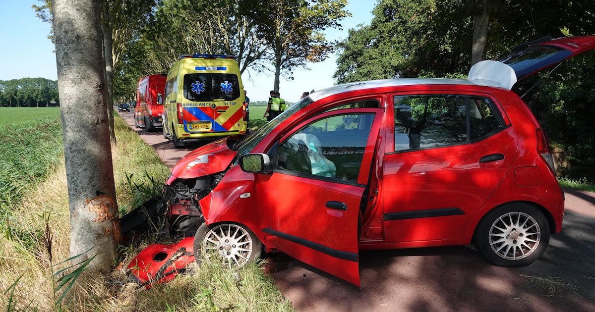 Gewonde bij eenzijdig ongeval op de Purmerenderweg bij Zuidoostbeemster