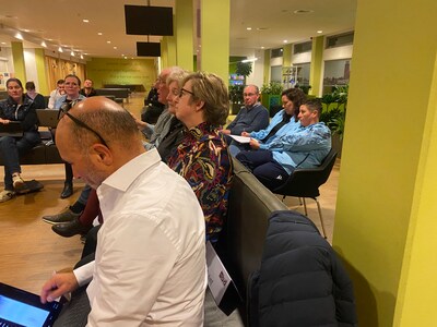 Zwembad De Dubbel ontspringt bezuinigingsdans gemeente Dordrecht, maar bieb en onderwijsmuseum vrezen voortbestaan