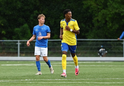 Luuk Gerritsen bezorgt Houten winst tegen Delta Sports’95 van jeugdvriend Avery Jones: ‘Een speciale