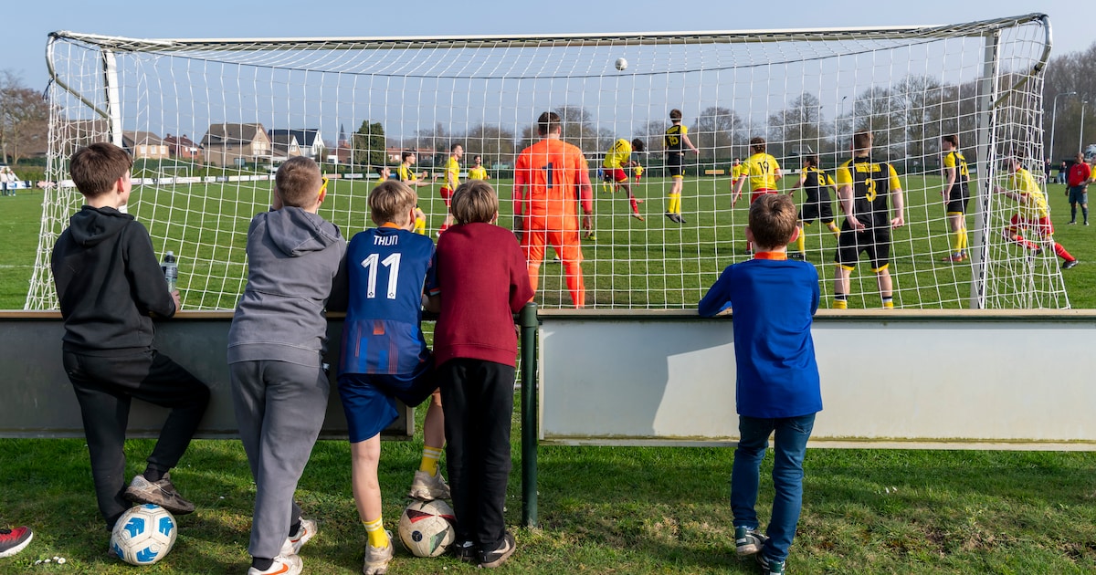Druk op voetbalvelden in Barendrecht: meer wedstrijden dan gemiddeld in Zuid-Holland