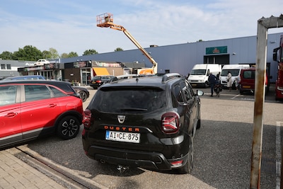Kringloopwinkel in de Betuwe zó populair, dat parkeren onbedoeld chaos wordt en buurbedrijven protes