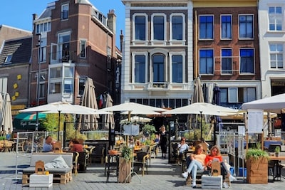Start spring with sunny terraces, the Amsterdam Wine Festival, and more news from this week