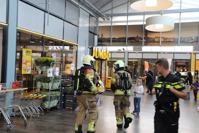 Brandje in inzamelbak voor batterijen bij Jumbo in Kampen