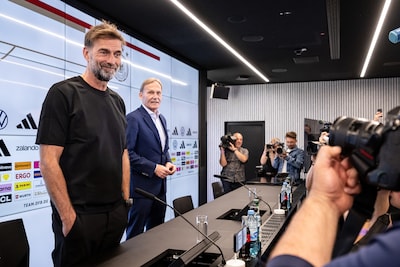 Duitsland presenteert Klopp, bondscoach waarschuwt: ‘Als jullie mijn familie niet met rust laten, ben ik weg’
