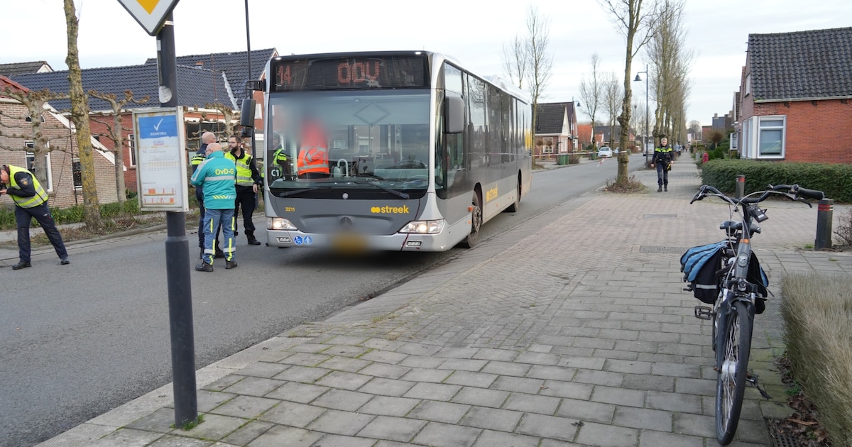 Fietser ernstig gewond bij aanrijding met lijnbus in Alteveer