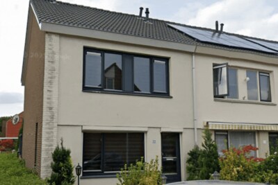 Poepen naast je bed en een glanzend plafond: dit huis wil je echt even zien