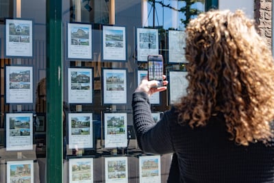 New wave of complaints about real estate agents: 'Add 10,000 euros and the house is yours'