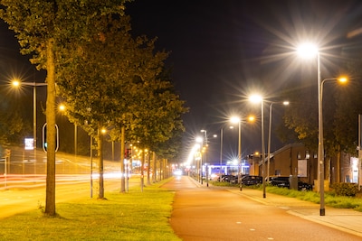 Deventer geeft voor miljoenen alle lantaarns ledlampen: ‘Die kun je ook dimmen’