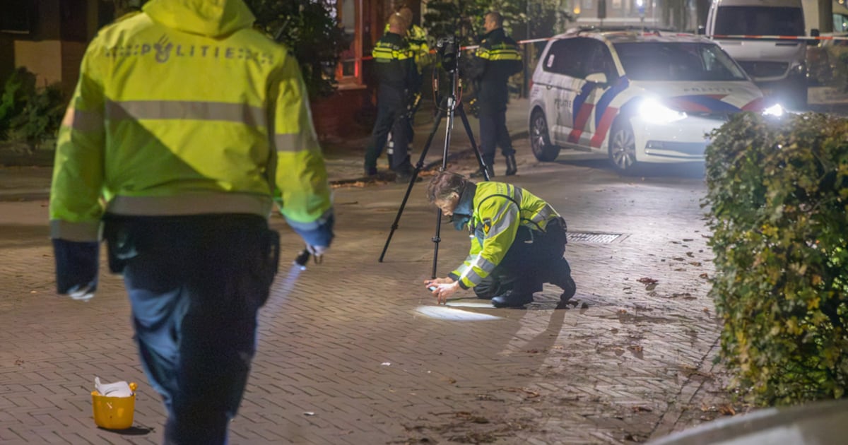 Bus en fietser in aanrijding in Hilversum