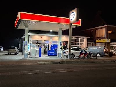 Overvaller op fatbike bedreigt pompmedewerker met mes en klauwhamer, maar hoeft niet de cel in