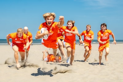 Niet op hoogste niveau, wel speelt Siebe op EK beachrugby: ‘Pas als we winnen is het lang leve de lo